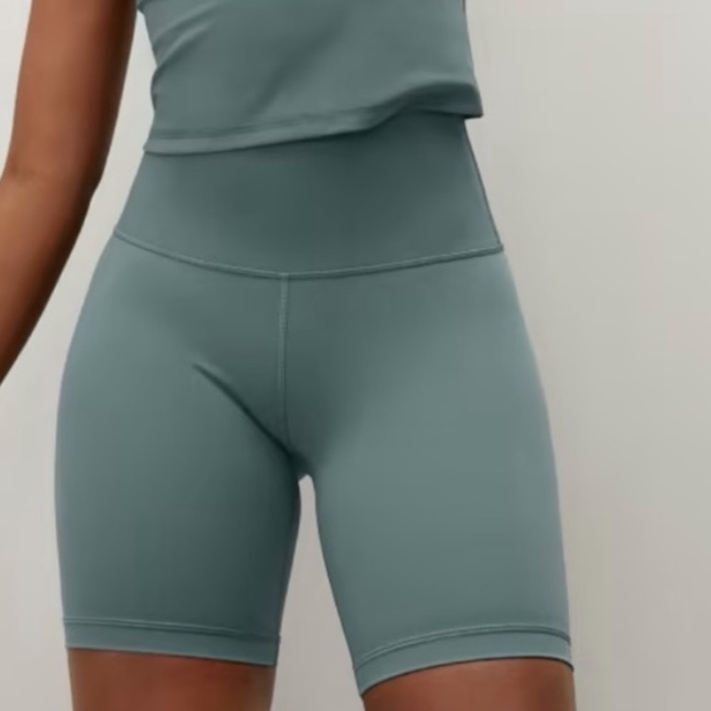 NWT Everlane Perform Biker Shorts Green XS Sustainable